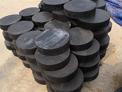 共青城板式橡胶支座由若干层橡胶片与薄钢板经加压硫化